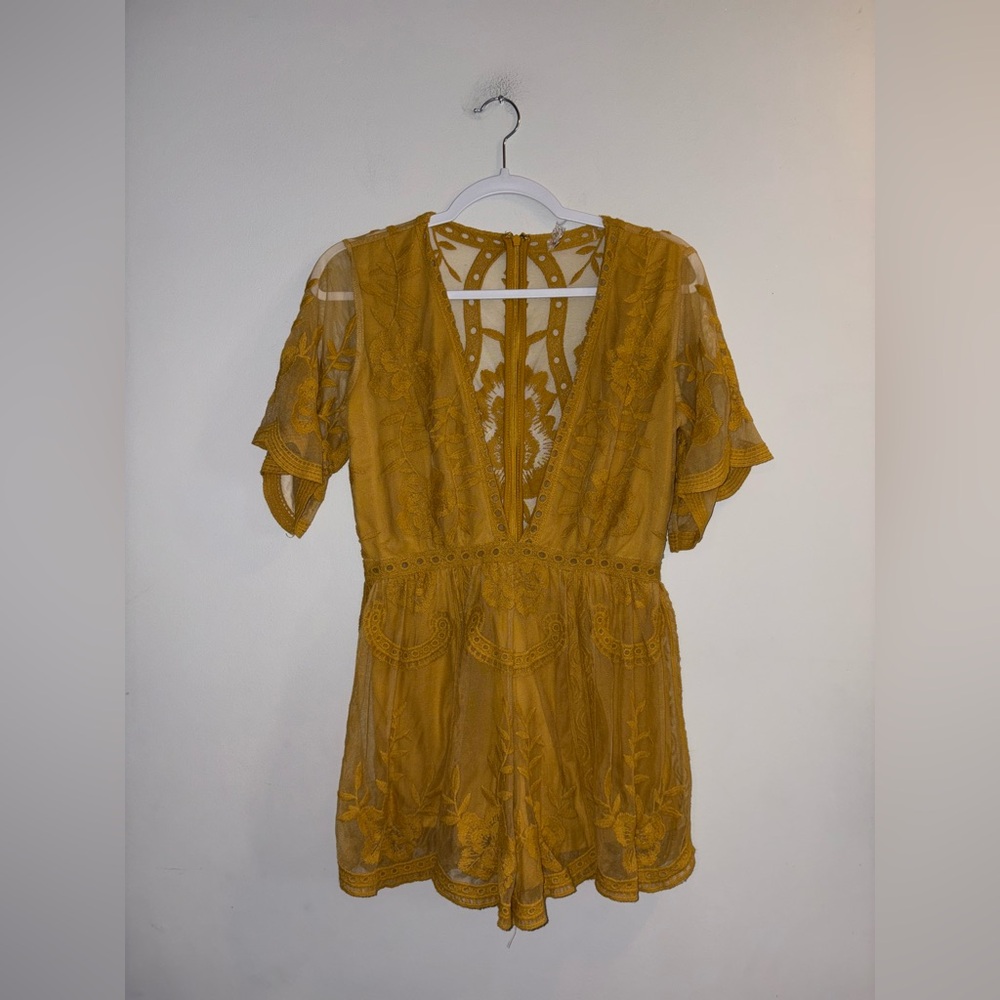 Honey Punch | Gold Lace Romper